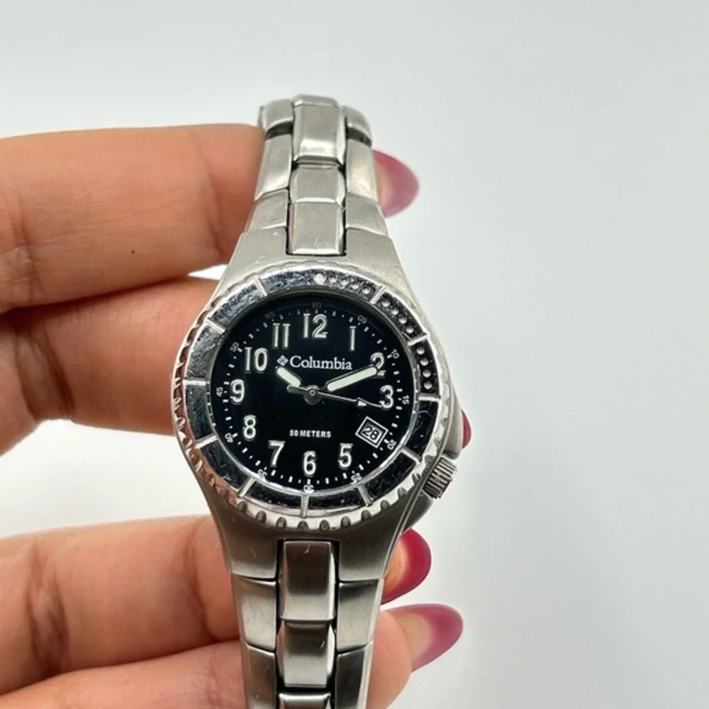 Columbia Wristwatch Black Round Face Stainless Steel Band Date Indicator 580